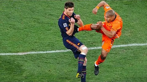 詹俊提醒：沙特攻势直指我国软肋，伊万需果断调整阵容应对！